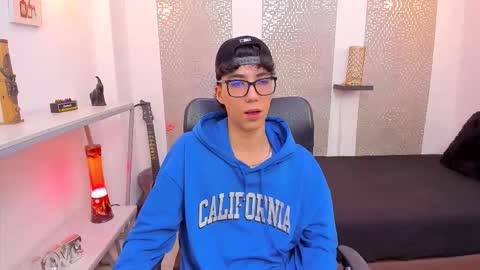 Snapshot of nikolay_gregori chatting on 10/02/25, 06:20 online show from 10/02/25, 06:20