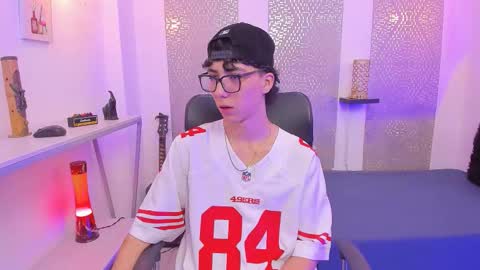 Snapshot of nikolay_gregori chatting on 10/05/25, 04:33 online show from 10/05/25, 04:33