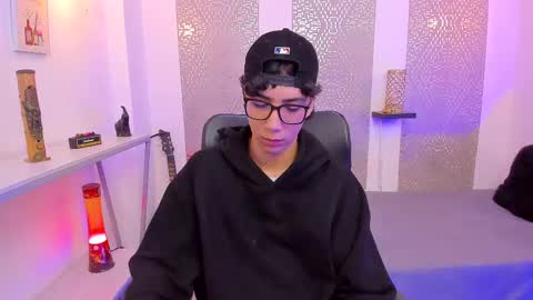 Snapshot of nikolay_gregori chatting on 10/06/25, 04:32 online show from 10/06/25, 04:32