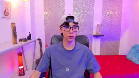 Snapshot of nikolay_gregori chatting on 10/07/25, 04:20 online show from 10/07/25, 04:20