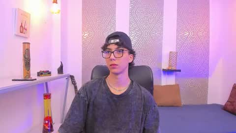 Snapshot of nikolay_gregori chatting on 10/14/25, 04:13 online show from 10/14/25, 04:13