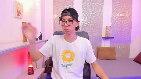 Snapshot of nikolay_gregori chatting on 10/16/25, 04:57 online show from 10/16/25, 04:57