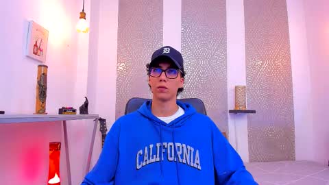 Snapshot of nikolay_gregori chatting on 10/19/25, 04:46 online show from 10/19/25, 04:46