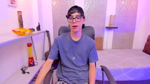 Snapshot of nikolay_gregori chatting on 10/21/25, 05:08 online show from 10/21/25, 05:08