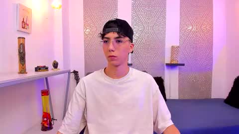 Snapshot of nikolay_gregori chatting on 11/04/25, 04:11 online show from 11/04/25, 04:11