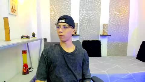 Snapshot of nikolay_gregori chatting on 11/10/25, 04:33 online show from 11/10/25, 04:33