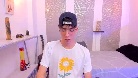 Snapshot of nikolay_gregori chatting on 11/11/25, 04:45 online show from 11/11/25, 04:45