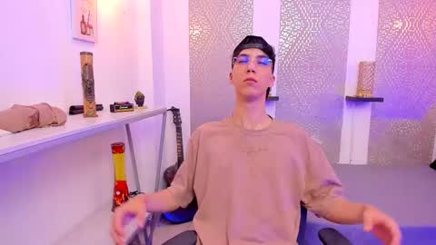 Snapshot of nikolay_gregori chatting on 11/12/25, 04:46 online show from 11/12/25, 04:46