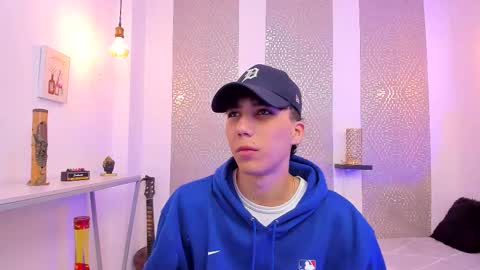 Snapshot of nikolay_gregori chatting on 11/18/25, 04:17 online show from 11/18/25, 04:17