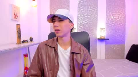 Snapshot of nikolay_gregori chatting on 11/21/25, 04:22 online show from 11/21/25, 04:22