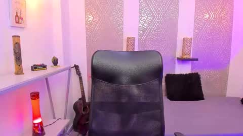 Snapshot of nikolay_gregori chatting on 11/27/25, 04:25 online show from 11/27/25, 04:25