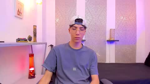 Snapshot of nikolay_gregori chatting on 11/30/25, 04:38 online show from 11/30/25, 04:38