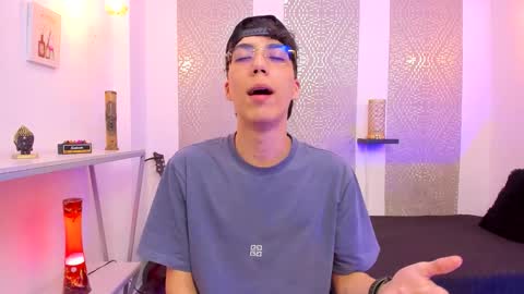 Snapshot of nikolay_gregori chatting on 12/14/25, 04:51 online show from 12/14/25, 04:51