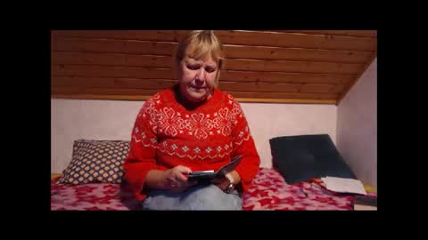 Nikole1 online show from 10/30/25, 09:11