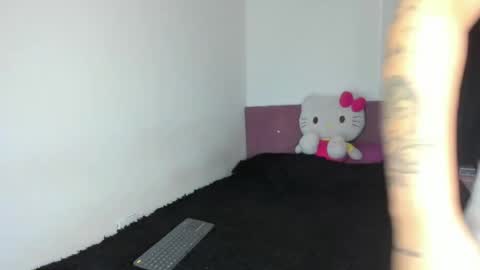 Nikole online show from 04/05/26, 04:20