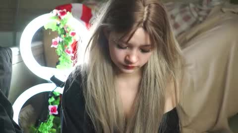 Snapshot of nikoli_naw chatting on 09/12/25, 04:23 nikoli_naw online show from 09/12/25, 04:23