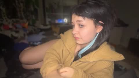 Snapshot of nikoli_naw chatting on 11/29/25, 08:23 nikoli_naw online show from 11/29/25, 08:23