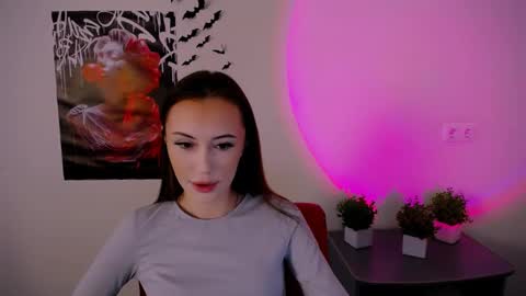 nikonara_ online show from 02/11/25, 01:51