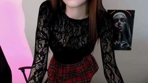 nikonara_ online show from 03/10/25, 02:48