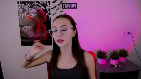 nikonara_ online show from 03/11/25, 10:29