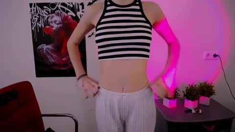 nikonara_ online show from 03/12/25, 11:31