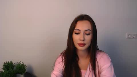 nikonara_ online show from 10/22/25, 12:05