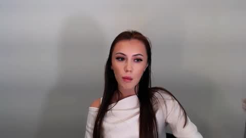 nikonara_ online show from 11/08/25, 01:33