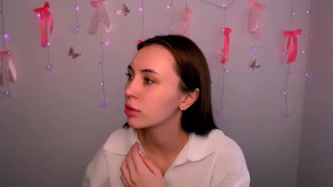 nikonara_ online show from 04/16/26, 10:05