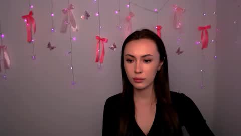 nikonara_ online show from 04/24/26, 12:18