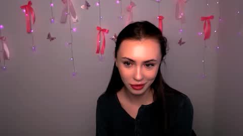 nikonara_ online show from 04/25/26, 12:41