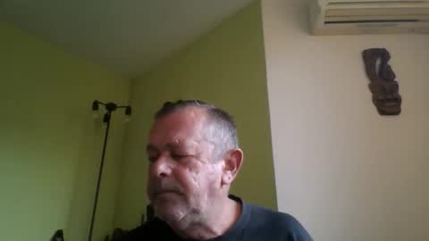 Snapshot of nikyo419 chatting on 09/18/25, 05:09 nikyo419 online show from 09/18/25, 05:09