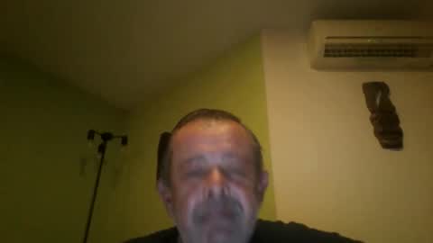 Snapshot of nikyo419 chatting on 10/06/25, 03:37 nikyo419 online show from 10/06/25, 03:37