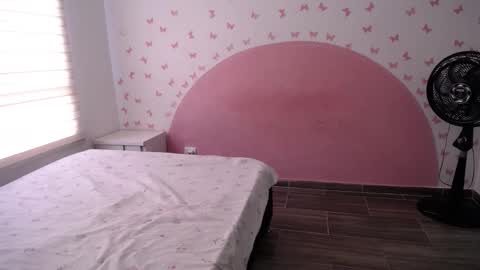 nila online show from 10/12/25, 03:00