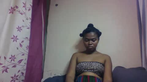 nilah online show from 10/17/25, 12:08
