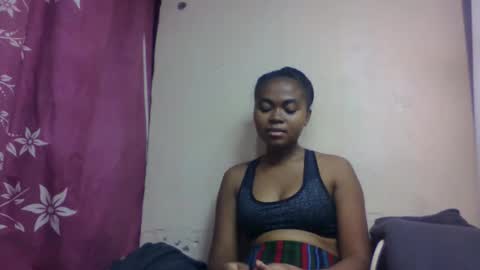 nilah online show from 10/19/25, 07:14