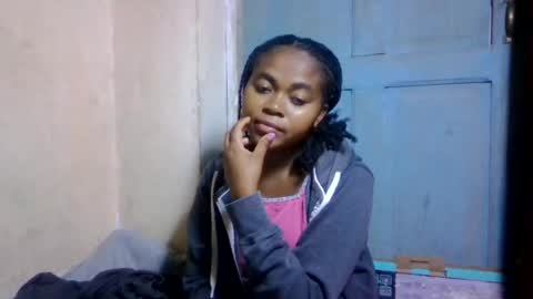 nilah online show from 07/07/26, 08:35