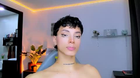 Nilam online show from 10/18/25, 09:59