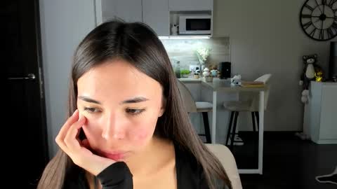 Snapshot of nilliluv chatting on 04/28/26, 01:05 Bella online show from 04/28/26, 01:05