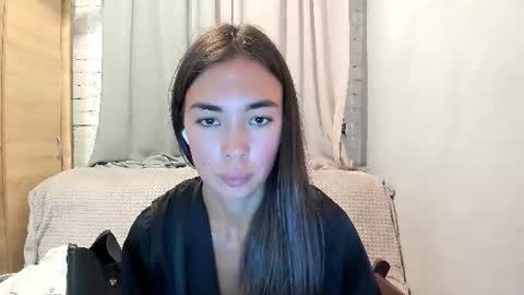 Snapshot of nilliluv chatting on 07/13/26, 08:00 Bella online show from 07/13/26, 08:00