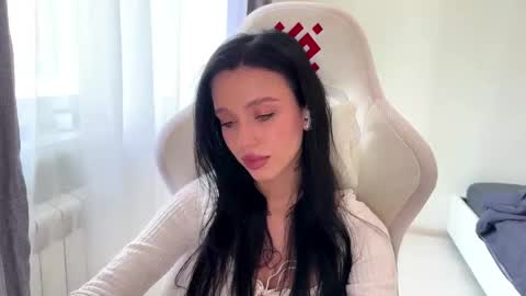 Milla online show from 03/12/26, 08:42