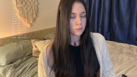 Snapshot of nimfaheart chatting on 12/15/24, 01:00 Jennet online show from 12/15/24, 01:00