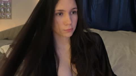 Snapshot of nimfaheart chatting on 02/04/25, 04:08 Jennet online show from 02/04/25, 04:08