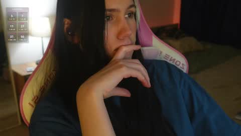 Snapshot of nimfaheart chatting on 02/17/25, 05:43 Jennet online show from 02/17/25, 05:43