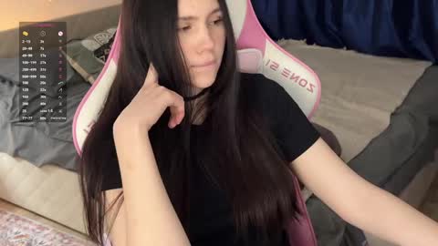 Snapshot of nimfaheart chatting on 03/08/25, 06:37 Jennet online show from 03/08/25, 06:37