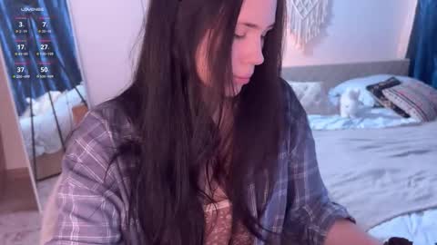 Snapshot of nimfaheart chatting on 10/05/25, 12:14 Jennet online show from 10/05/25, 12:14