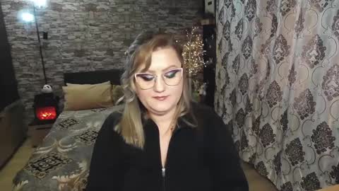 Snapshot of nimphoteasex chatting on 12/09/24, 11:47 Blonde Nimpho online show from 12/09/24, 11:47