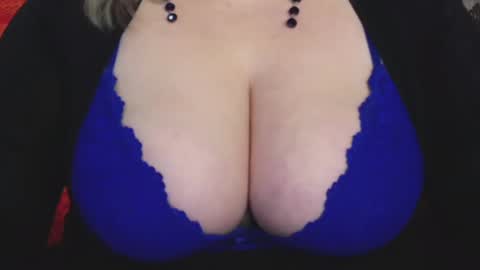 Snapshot of nimphoteasex chatting on 03/02/25, 11:50 Blonde Nimpho online show from 03/02/25, 11:50