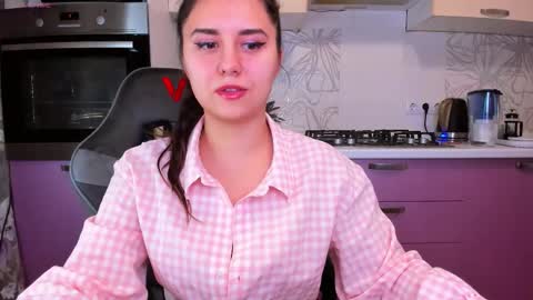 Snapshot of nina__si chatting on 09/27/25, 09:20 Nina online show from 09/27/25, 09:20