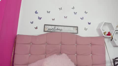 Nina online show from 12/24/24, 04:33