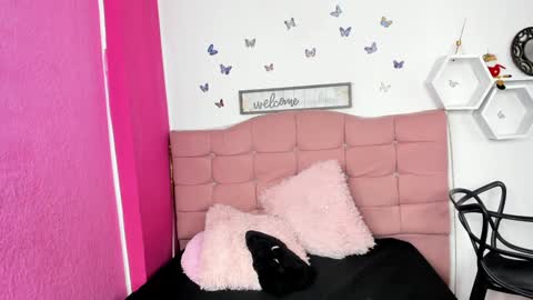 Nina online show from 01/18/25, 06:03